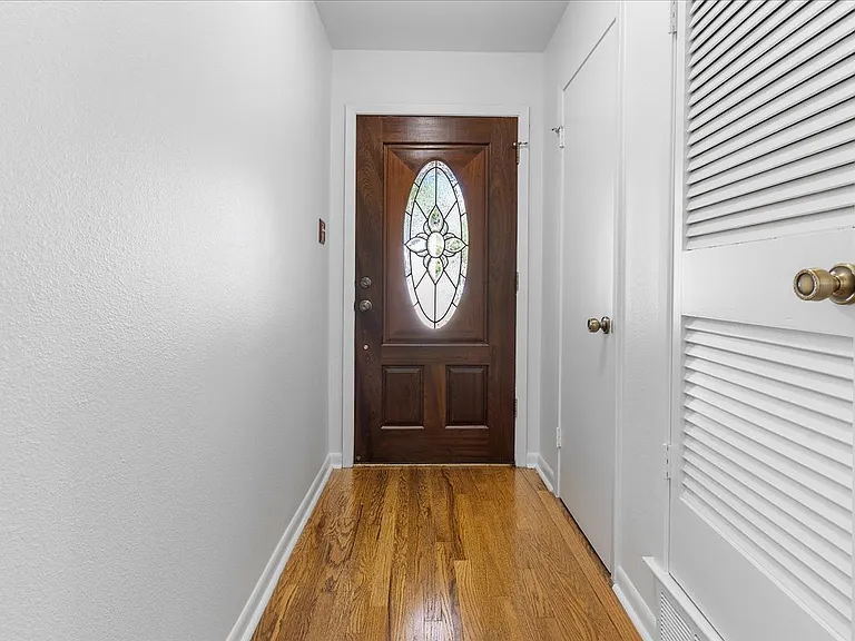 2809 Olympia Dr — Photo 12