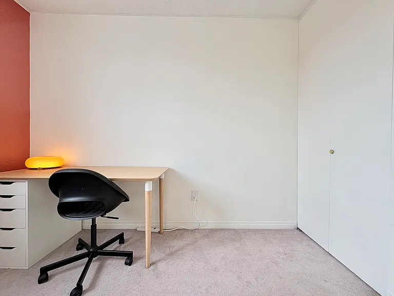 313 20th Ave SW #402 — Photo 9