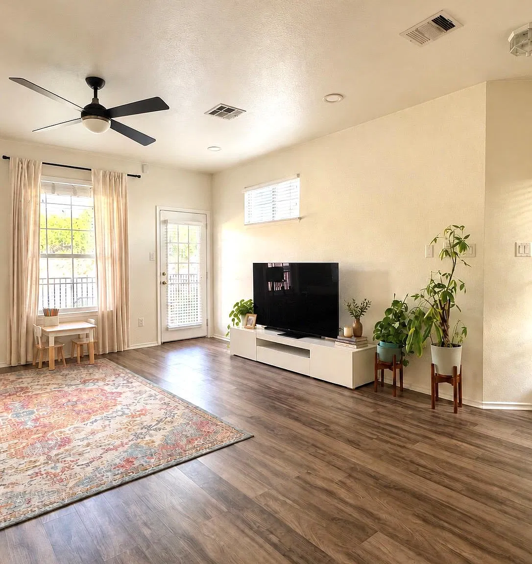 2 bed, 2.5 bath, 1558 sqft, $2,000 — Photo 4