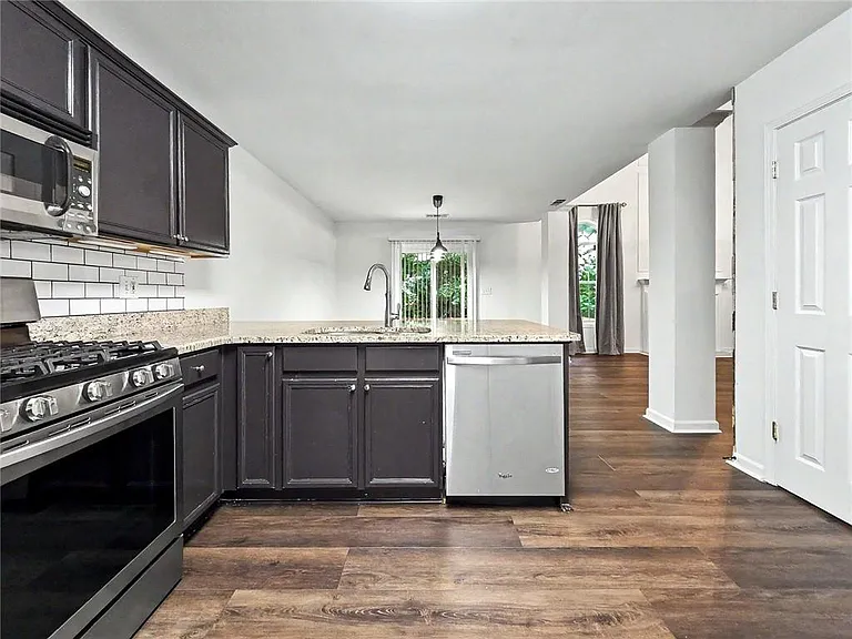 3235 Liberty Commons Dr NW — Photo 18