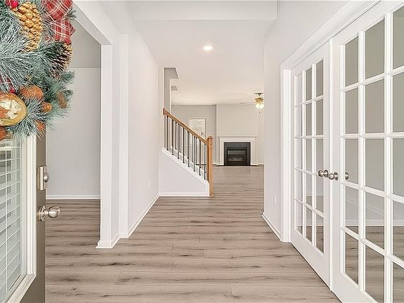 5th image of 1101 Longleaf Trce