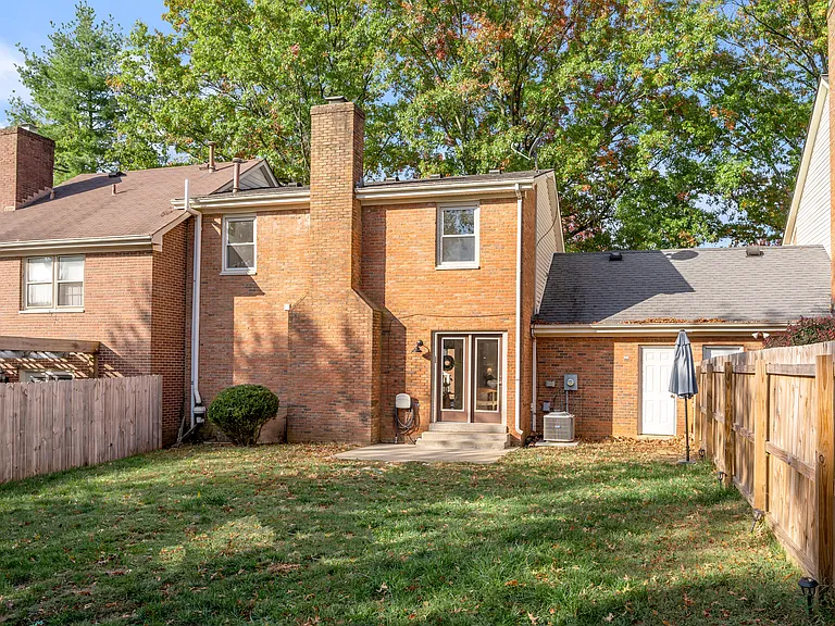 1132 Dunbarton Ln — Photo 54