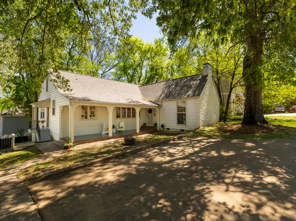 210 N Montgomery St, Starkville, MS 39759