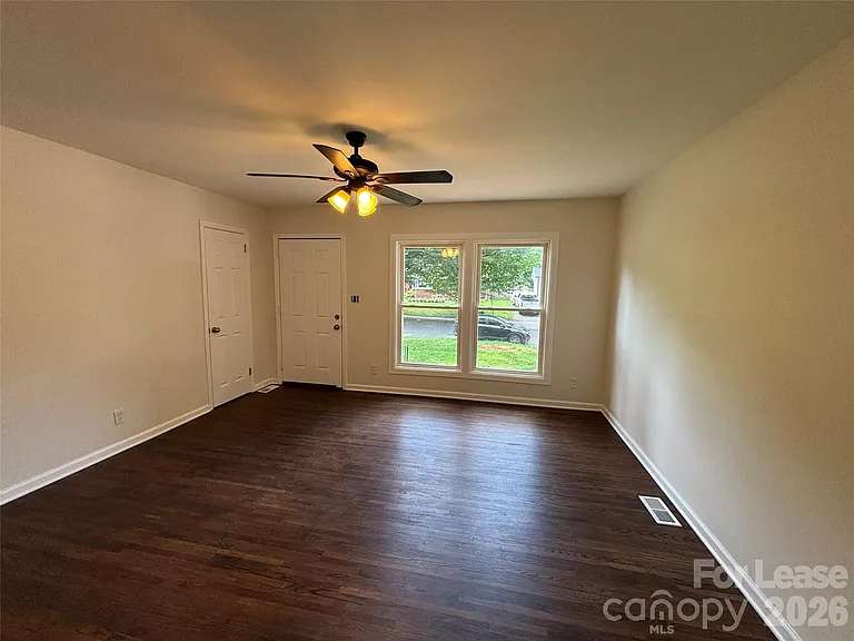2627 Dora Dr — Photo 6