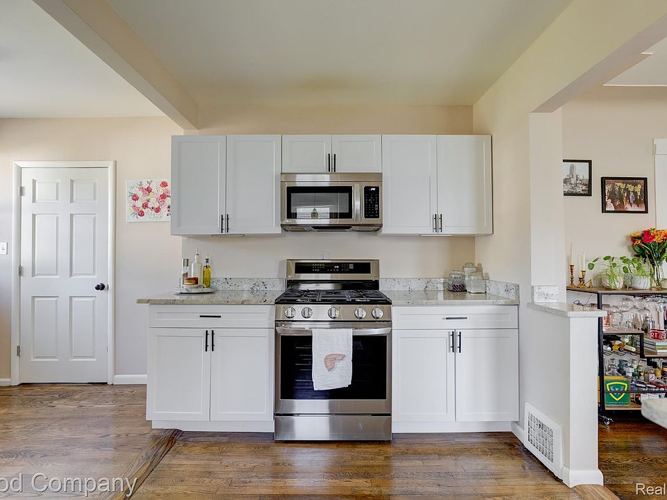 215 E Hazelhurst St, photo 17