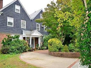 67 Woodmere Blvd S, Woodmere, NY 11598