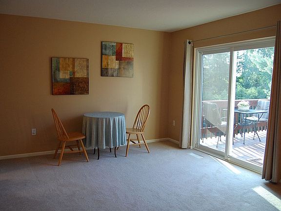 3rd image of 604 Daisy Dr