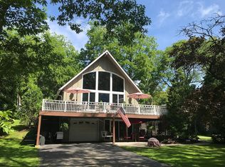 671 Washington Pkwy, Williams Bay, WI 53191