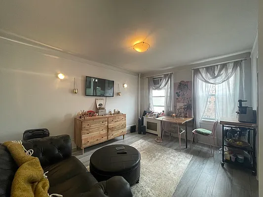 Rented by Compass | media 14