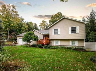 19269 Ridge View Ln, Lake Ann, MI 49650