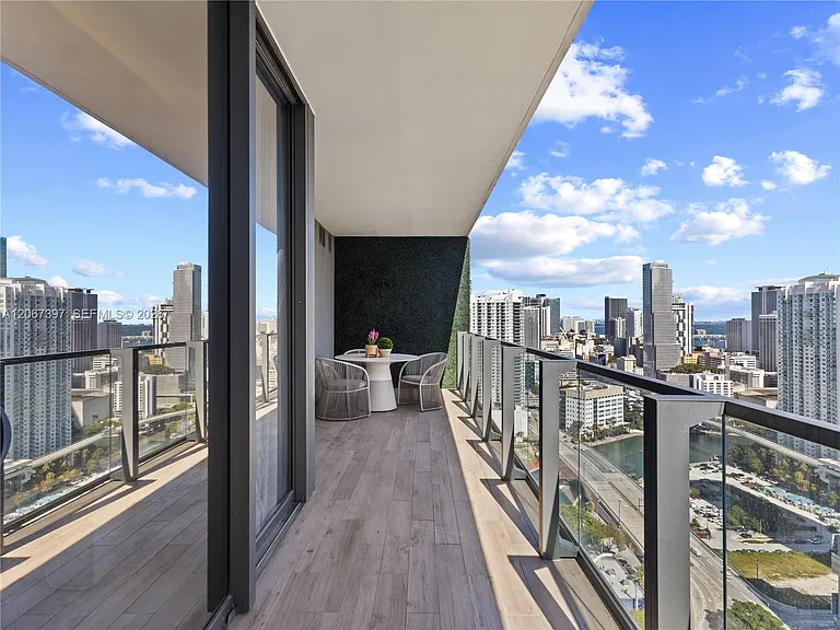 88 SW 7th St #3007 — Photo 27