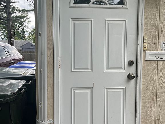 Entrance to 2nd Floor unit