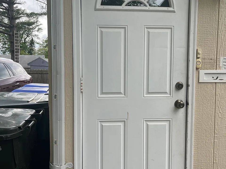 Entrance to 2nd Floor unit