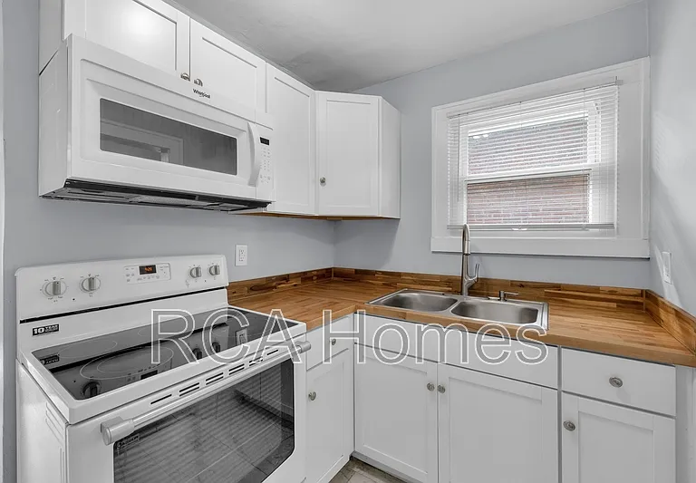 2449 Wheeler St — Photo 4