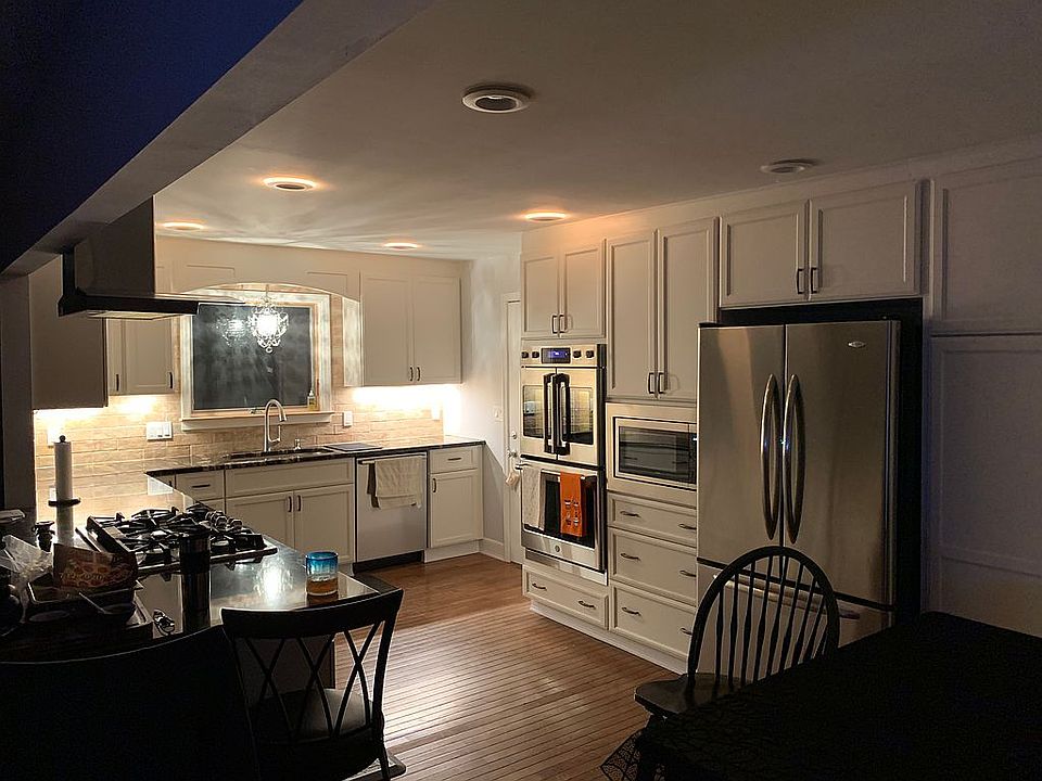 2nd image of 927 Mercer Ave