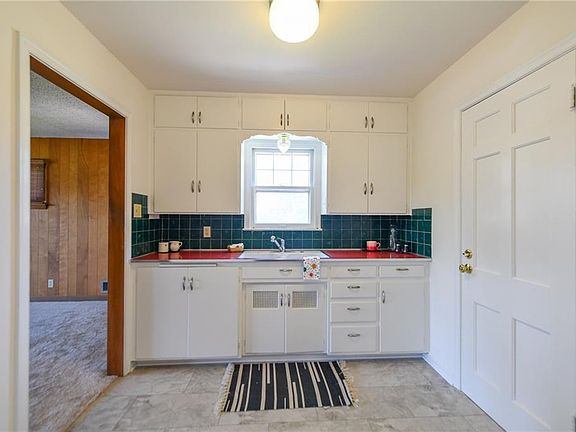 4th image of 1846 S 49th St