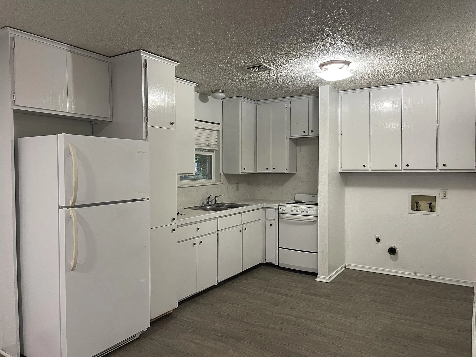 1221 W Haskell St — Photo 2