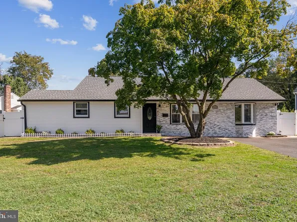 808 Colby Ave, Delran, NJ 08075