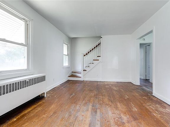 4th image of 3721 North Ave