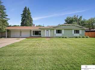 21735 Edgevale Pl, Elkhorn, NE 68022