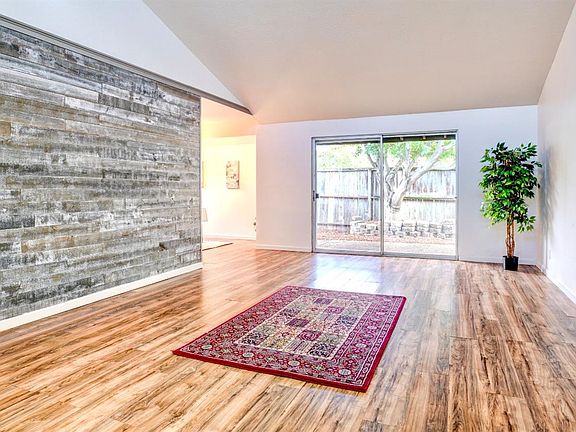 4th image of 1010 Ruth Place