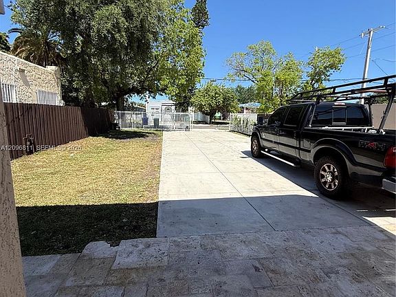 4th image of 6716 NW 6th Ave