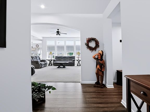 4th image of 10273 Legacy Dr