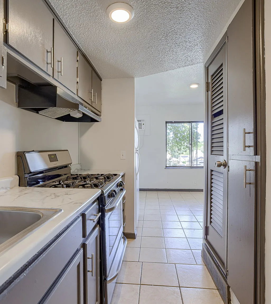 4513 Lafayette Avenue - 4 — Photo 1