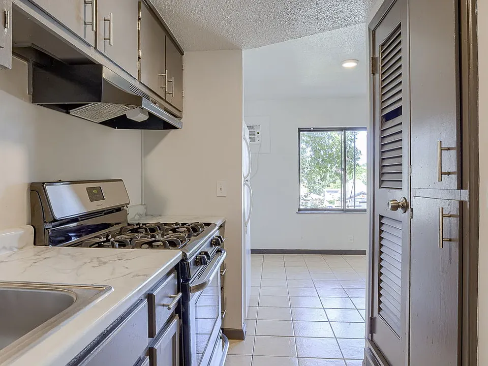 4513 Lafayette Ave #4