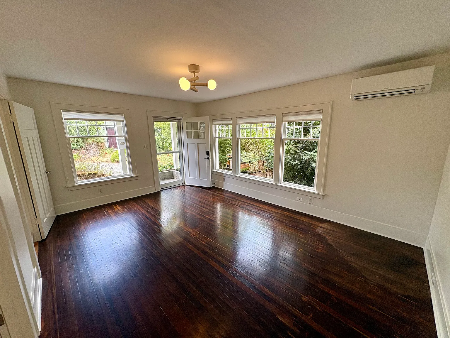 2 bed, 830 sqft, $2,900 — Photo 3