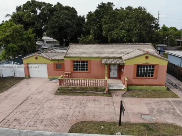 765 E 32nd St, Hialeah, FL 33013