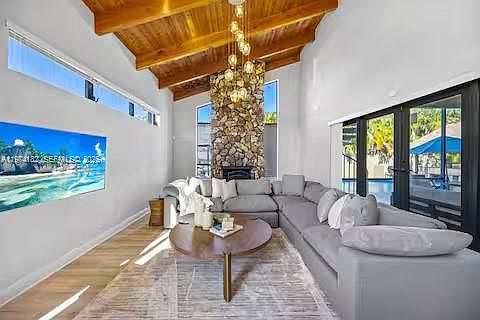 5th image of 6140 SW 56th Ct