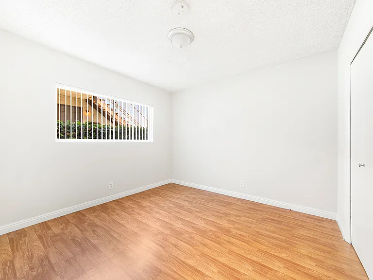 320 Cornell Dr #C — Photo 16