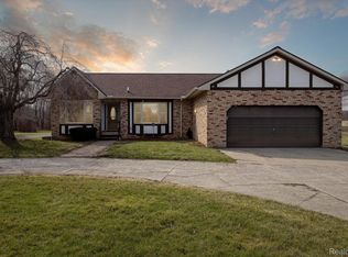 4163 N Gale Rd, Davison, MI 48423