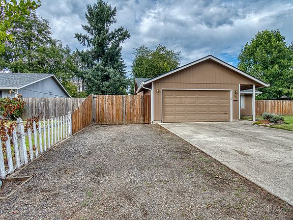 3rd image of 10708 NE 93rd St