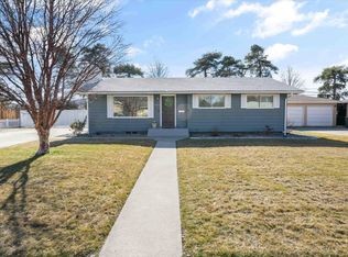 239 Cottonwood Dr, Richland, WA 99352