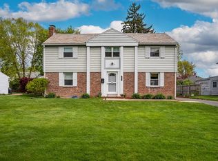 82 Longfellow Dr, Longmeadow, MA 01106