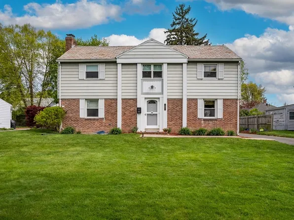 82 Longfellow Dr, Longmeadow, MA 01106