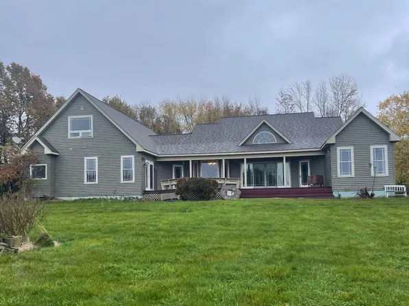 55 Adams School Road, Grand Isle, VT 05458