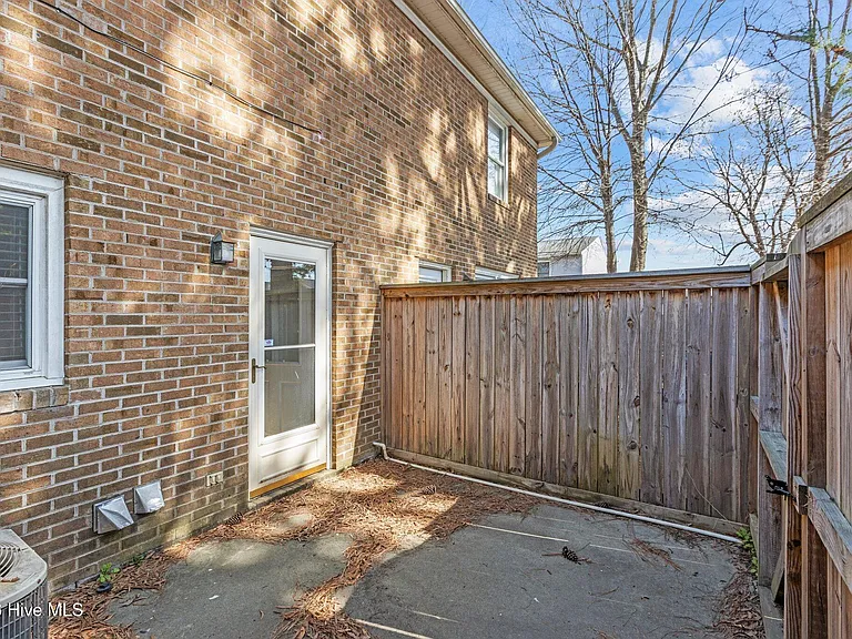 101 David Dr #B15 — Photo 7