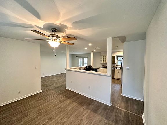 3rd image of 8309 Briarwood Ln