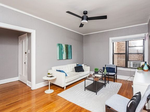 3rd image of 629 W Cornelia Ave #37-2E