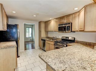11562 Woodhollow Ct, Reston, VA 20191