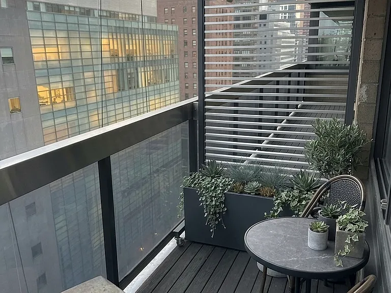 515 E 72nd St #15D — Photo 4