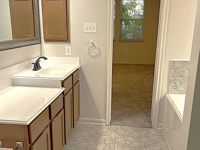 10634 Lyndon Meadows Dr — Photo 18