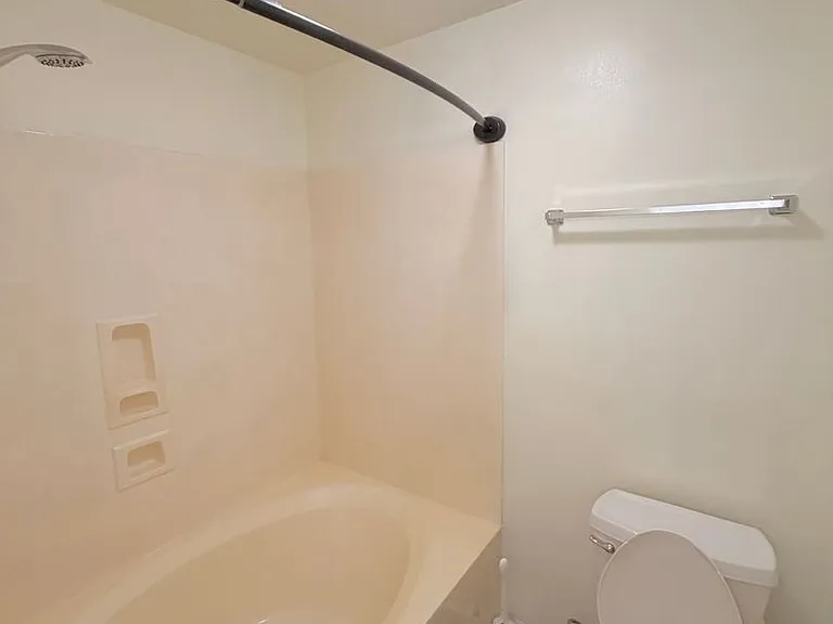 4414 Stratfordshire Ct — Photo 24