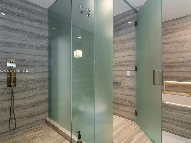 18975 Collins Ave #4102 — Photo 33