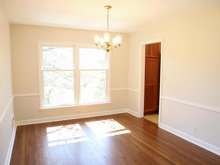2331 Thornhill Rd — Photo 19