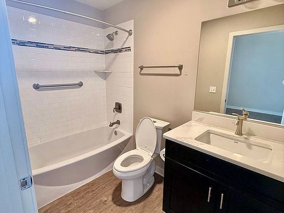 4th image of 124-128 W Union Blvd #214