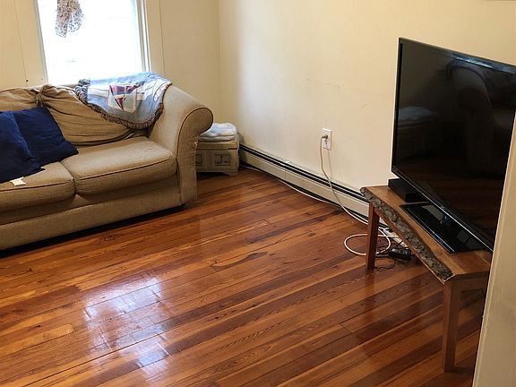 4th image of 3 Woodrow Ct